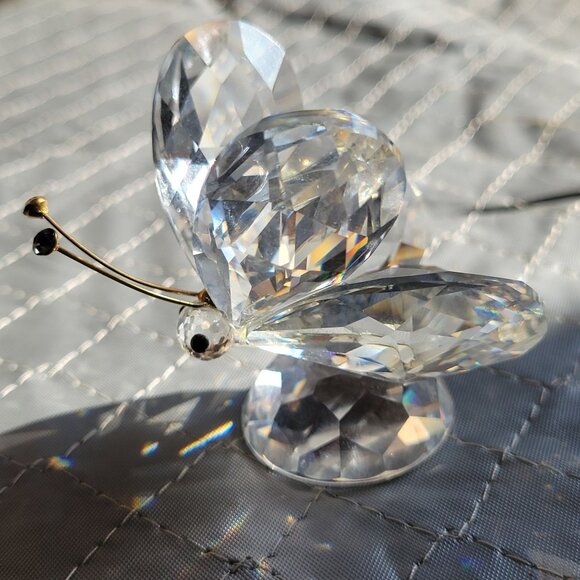 Swarovski Crystal Butterfly Figurine With Faceted Design & Gold Accents - Picture 6 of 13